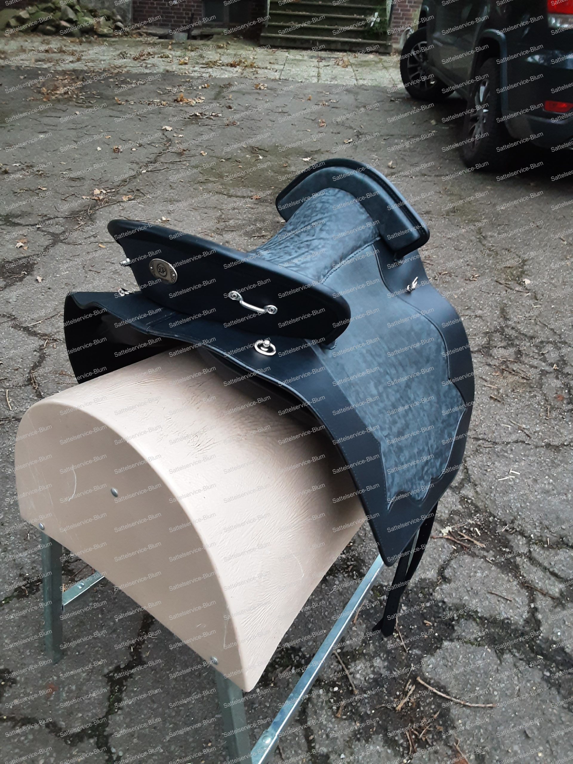 Deuber Barocksattel Barock Deluxe schwarz Aspen schwarz edelstahl Espaniola-Galerie