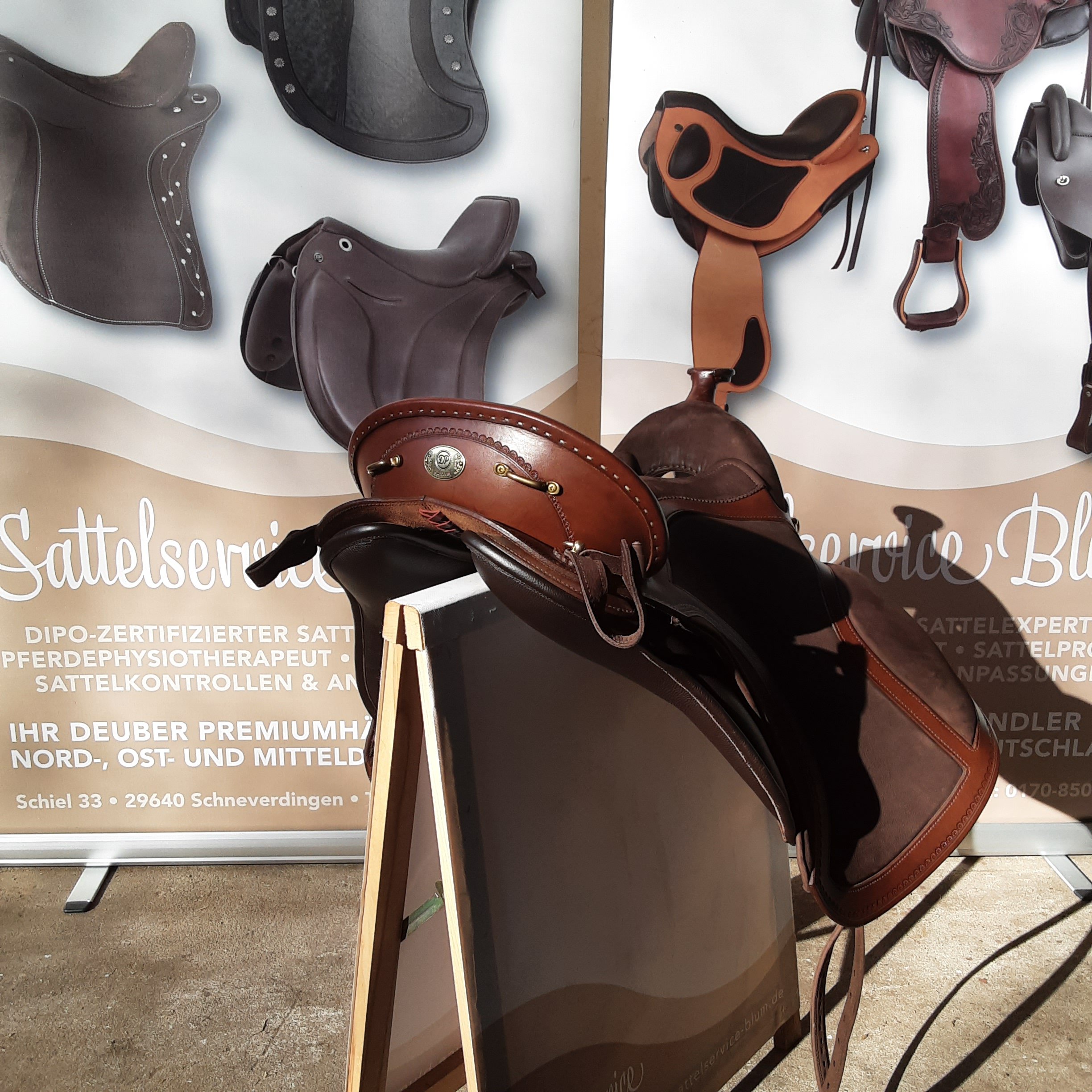 Deuber Sattel "El Campo Western" S3 Havanna Braun Nubuk Messing Bordertooling – Bild 3