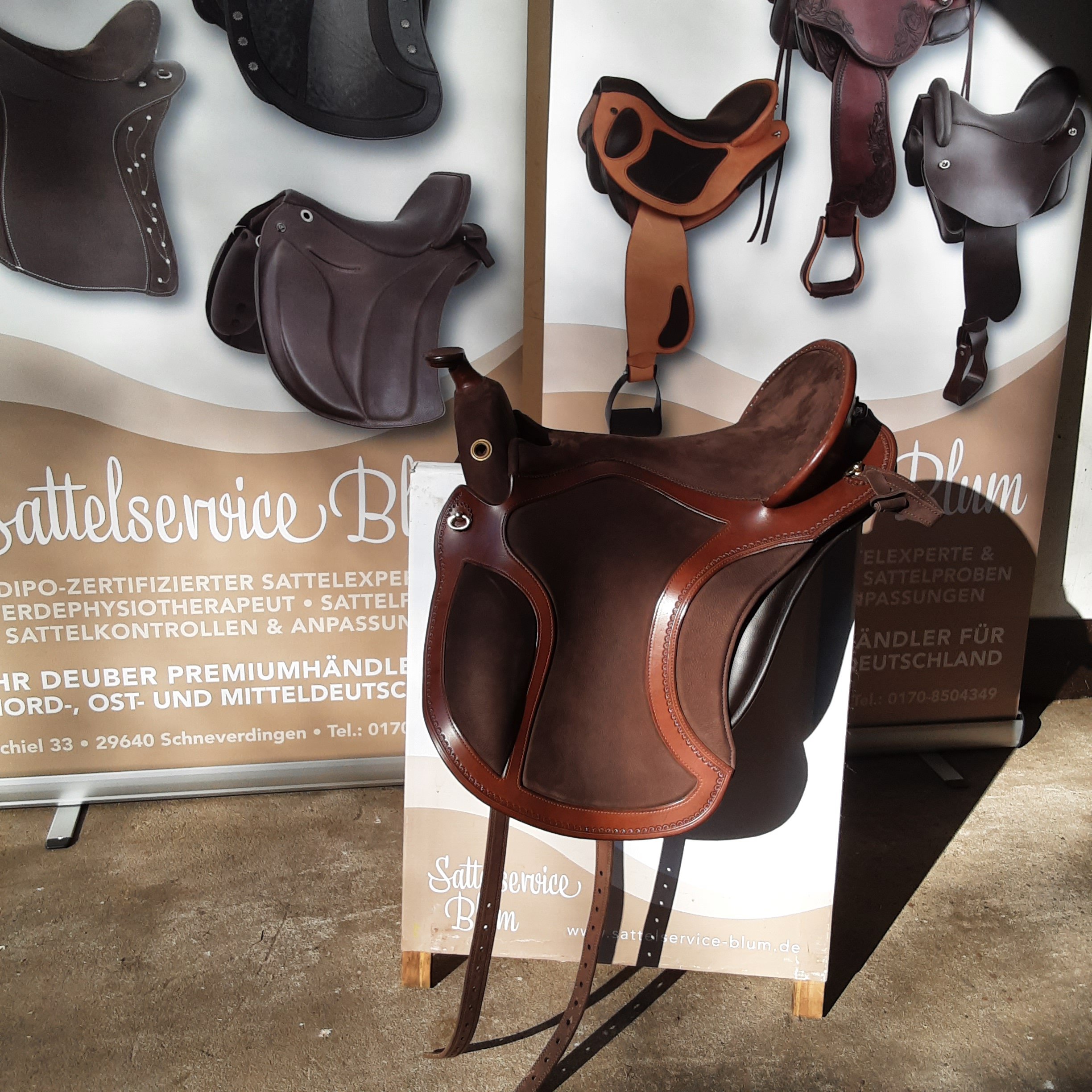 Deuber Sattel "El Campo Western" S3 Havanna Braun Nubuk Messing Bordertooling – Bild 4